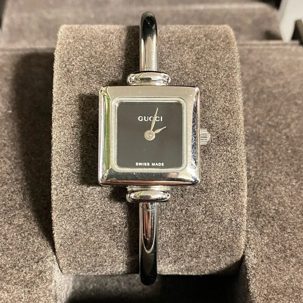 Auth Gucci 1900L Watch Sapphire Crystal Silvertone Swiss Made Water Resistant